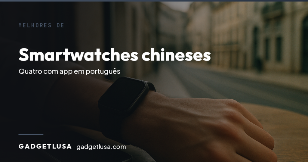 Pulso com um smartwatch numa esplanada